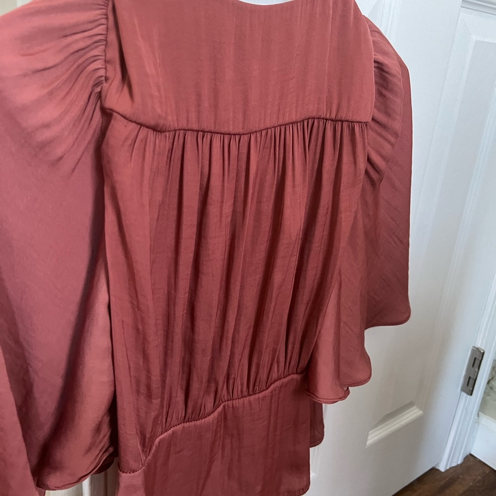 Blouse! - Picture 2 of 5